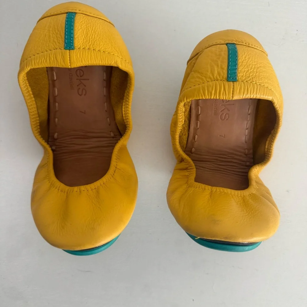 Tieks Flats Women’s Size 7 Flats Mustard Yellow Leather Cushioned Foldable - Picture 1 of 7